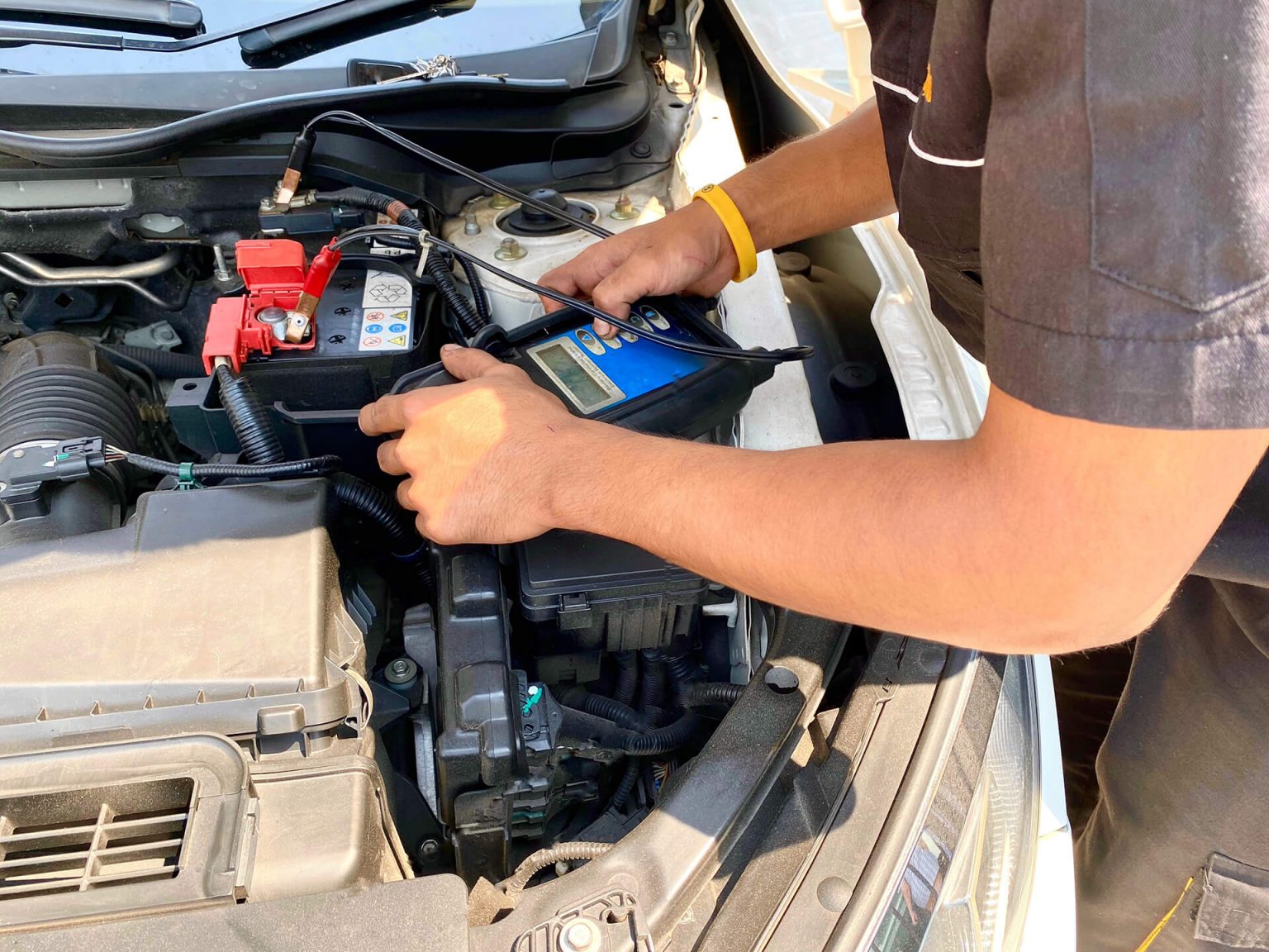 Left Lights on in Car Will Battery Recharge? (Honest Answer!) Powering Solution