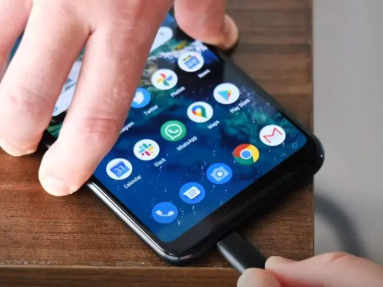 Why Should You Fully Charge a New Phone (Proper Explanation)