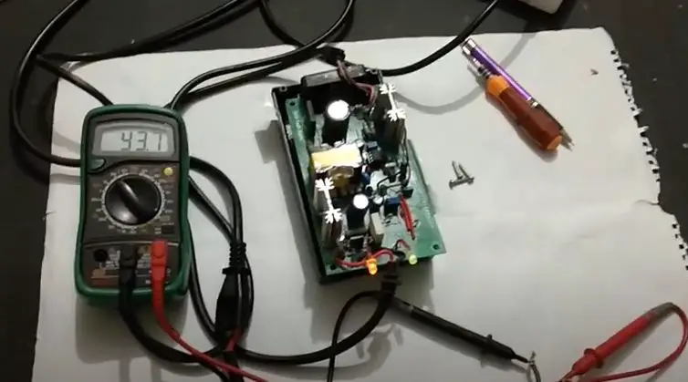 battery charger output voltage