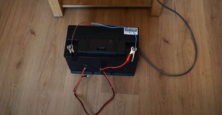 how to wire a house plug to a car battery